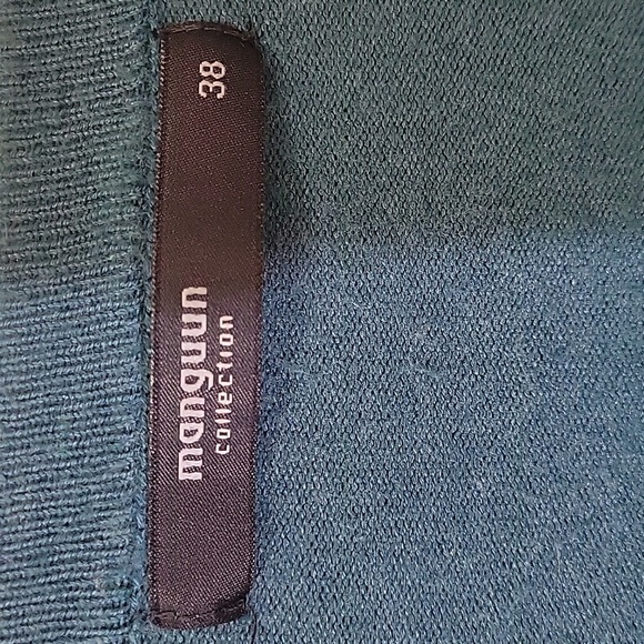 Manguun Women's Sweater - Picture 2 of 5